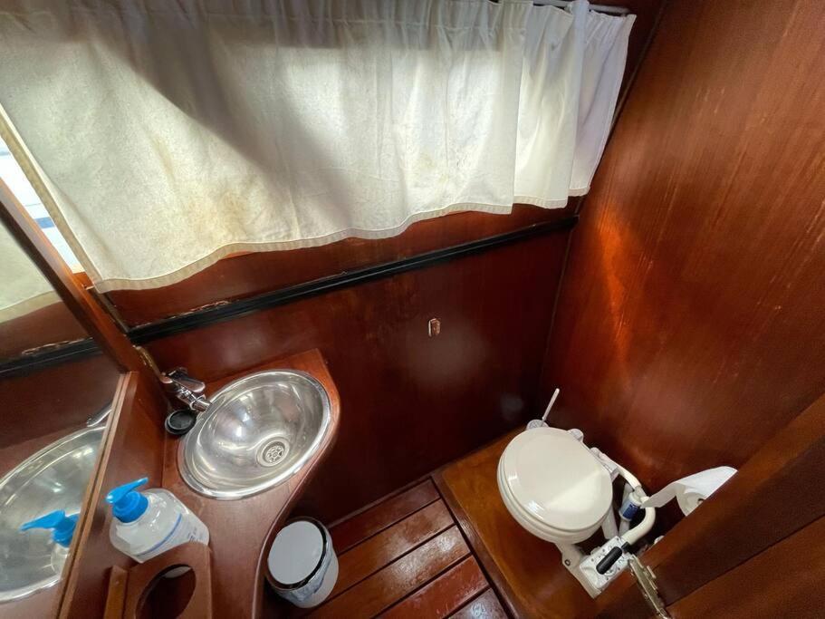 Barco Acogedor - Cosy Boat - Barcelona Hotel Buitenkant foto